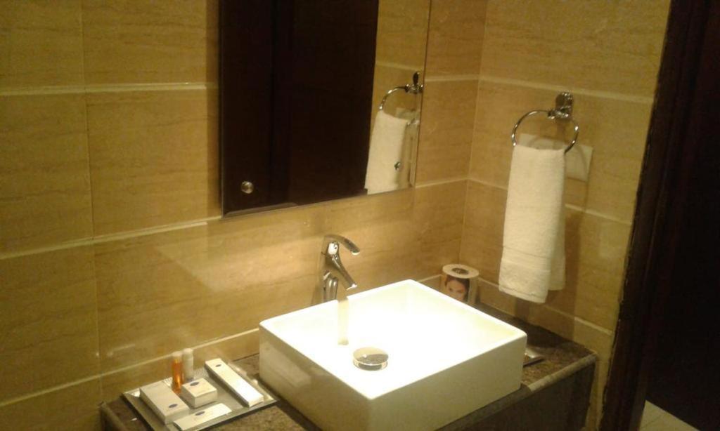 A One Hotels By Ventus Hotels & Resorts- Delhi Airport New Delhi Eksteriør bilde